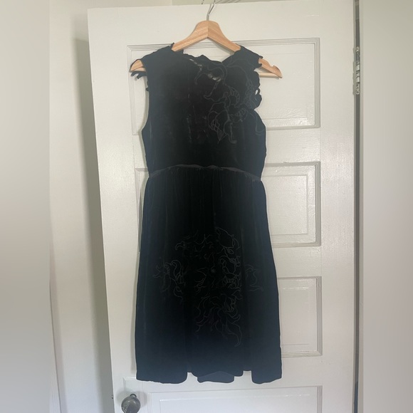 Beautiful and unique Vivienne Tam velvet cut out dress - Picture 1 of 3